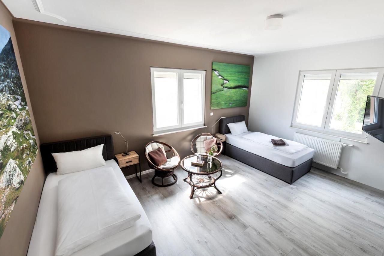 Primera Zimmer Mit Gemeinschaftsbad ジンゲン エクステリア 写真