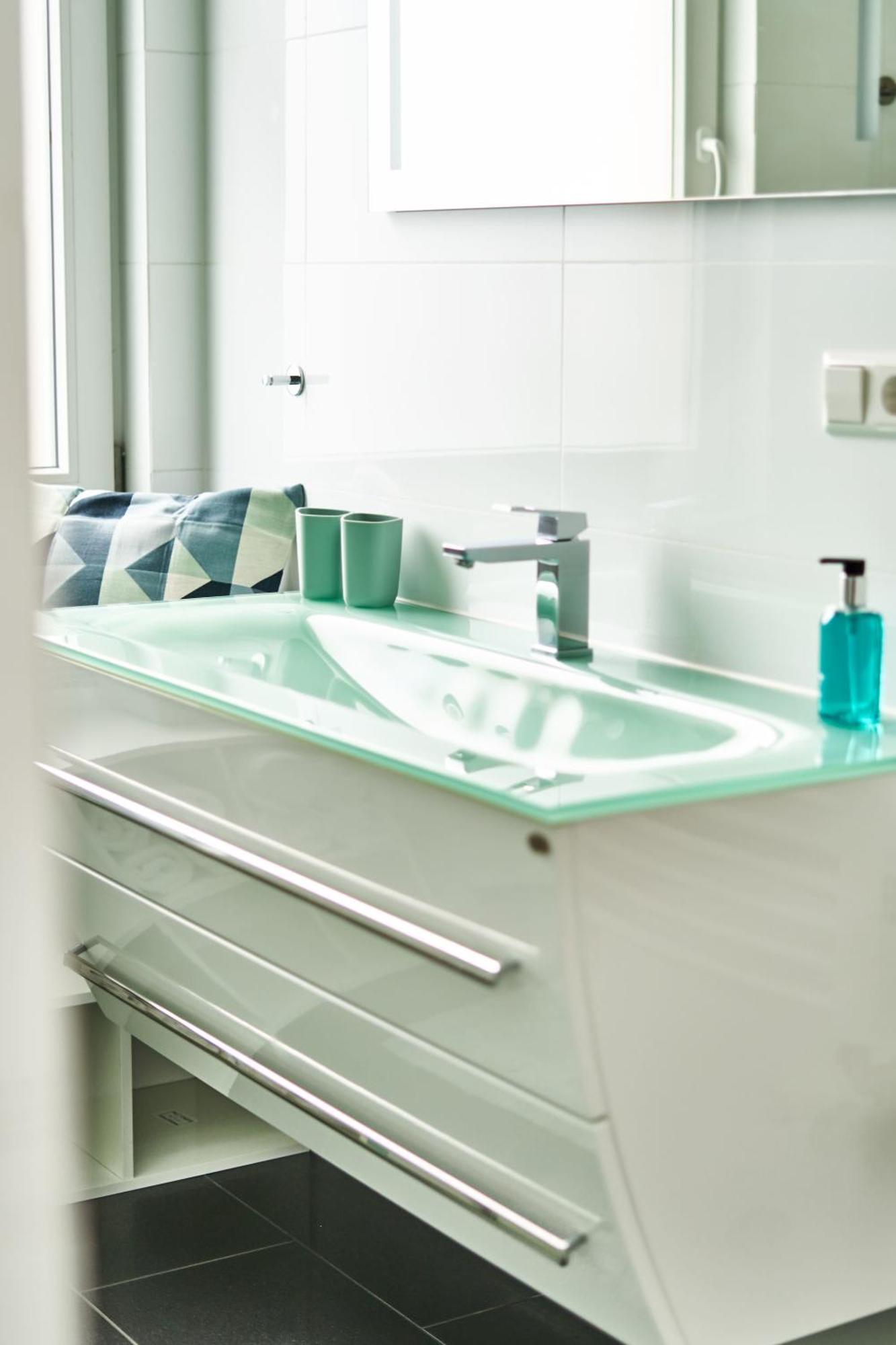 Primera Zimmer Mit Gemeinschaftsbad ジンゲン エクステリア 写真
