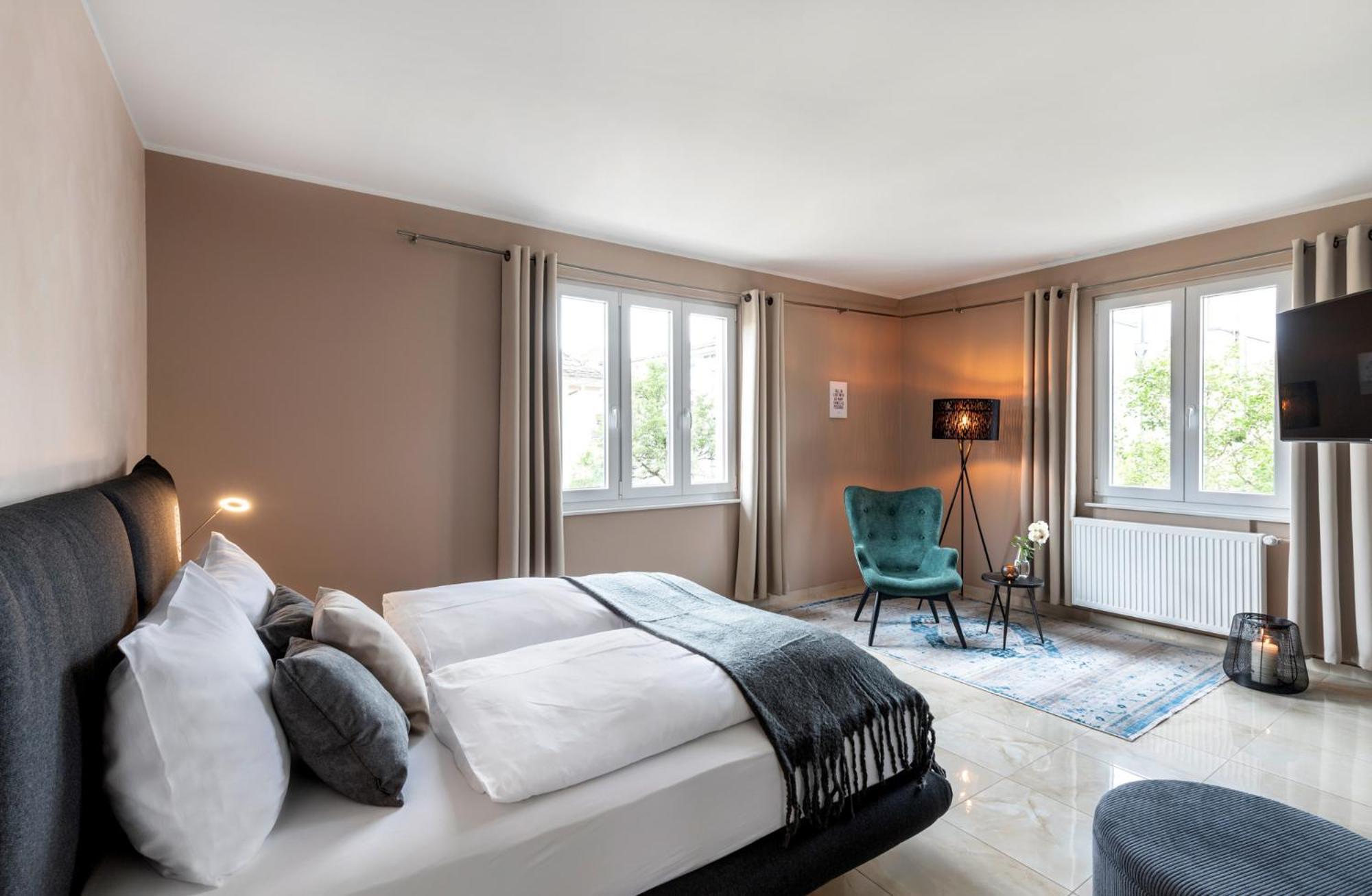 Primera Zimmer Mit Gemeinschaftsbad ジンゲン エクステリア 写真